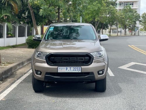 Ford XLT 2022 ពណ៍ហុងសុយ ប្រភេទមេឡាន សុីនមួយជុំ