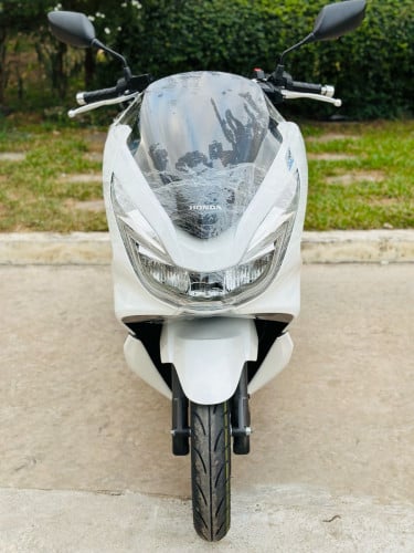 Honda PCX 016 សោស្មាតឃីកម្លាំង150cc ម៉ាស៊ីនតាន់ហាប់នែនស្ងាត់ជិះស្រួលស្ទុះមិនលាន់មិនហុយមានពន្ធកាតគ្រឺ