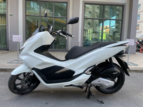 Honda Pcx150cc 2018 ស្មាតឃី New98%មានពន្ធកាតគ្រីស្លាកលេខ