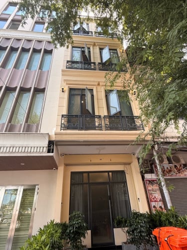 Housekeeper ( full time )