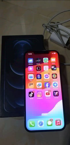 i phone 12 pro max នៅសានុំ 330$