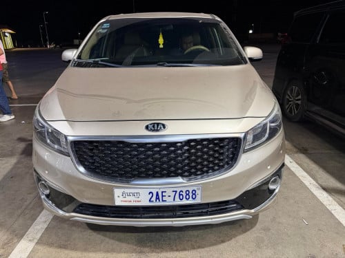 Kia Carnival 2015 Full Option អូតូ3 បើកដំបូល ខ្លាញគោ
