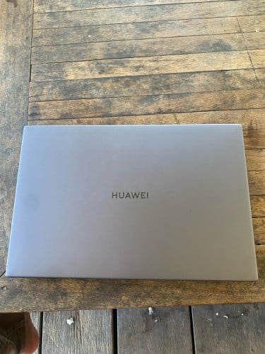 Laptop Huawei D15 ស្អាត98 មានឆ្នាំងសាកZin