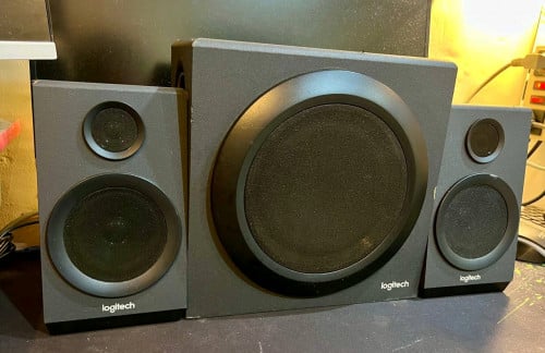 LOGITECH Z333 SPEAKERSYSTEM WITH SUBWOOFER
