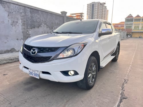 Mazda BT50 2015 Full P2 ម៉ាសុីនធំកំពូលឡានថ្មី គ្មានកន្លែងទាស់ទេ ម៉ាសុីនស្អាត ប្រអប់លេខអេម