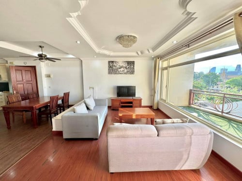 MODERN THREE BEDROOM FOR RENT-INDEPENDENCE MONUMENT 🍀