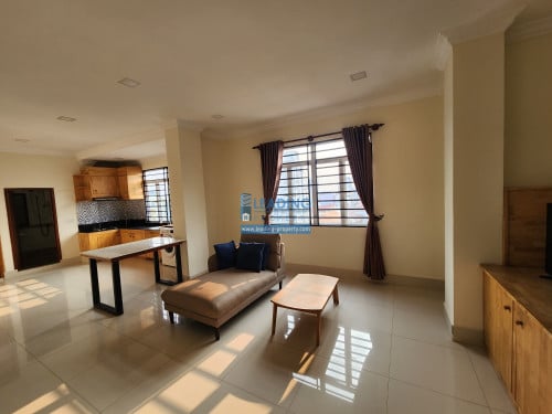 N563  | 2 Bedrooms Apartment With Lift For Rent Near Russian Market