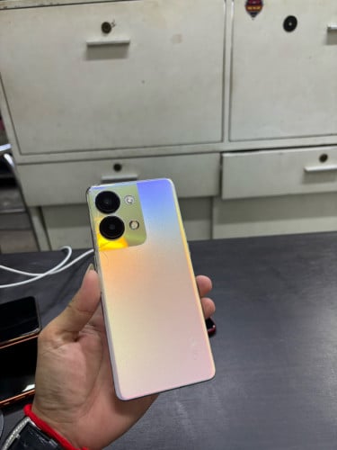 Oppo Reno9pro 256G Ram16+12G ប្រើបានតែWiFi  បែកថាច់ជាំអេក្រង់