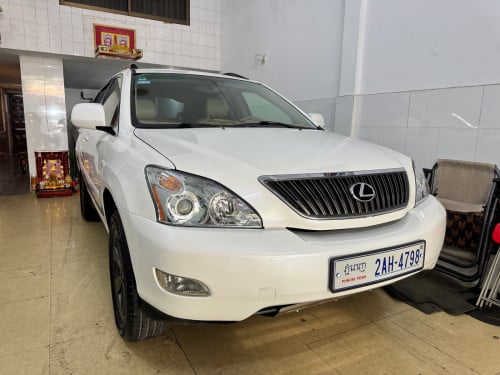 Rx330 2005 ប៉ុង1 អេក្រង់ធំ ក្នុងលឿង