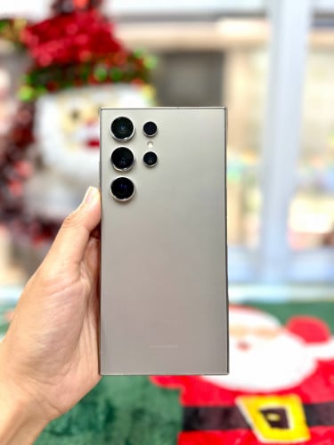Samsung Galaxy S24 Ultra Sim 2 ទំហំផ្ទុក (256G) Ram 12 តួស្អាត 98.999% Company
