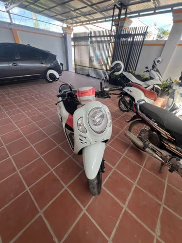 Scoopy 024 NCX ម៉ូតូស្អាតម្ចាស់ដេីម អាវស្គុត មានលក់នៅហាង (សេង សុខឡា 9999)