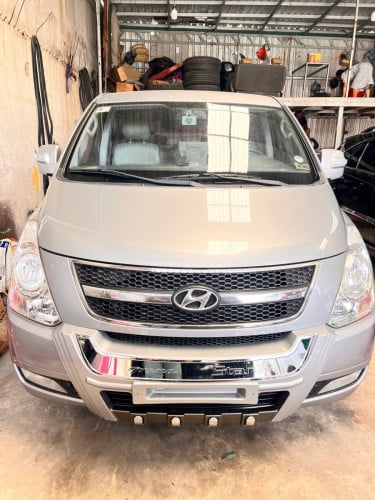 Starex 2012 HF ឡានស្អាត ម៉ាសុីនធំ ក្រដាសព័ន្ធ សុីនមួយជុំ