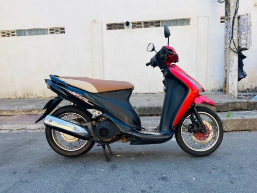 Suzuki step (125cc, year2009, 430$) have all documents