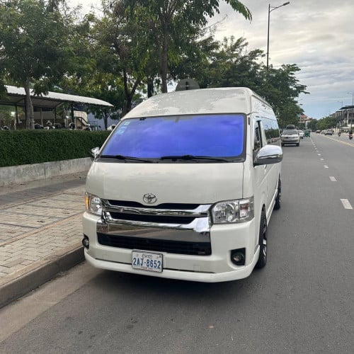 Toyota Hiace 2017