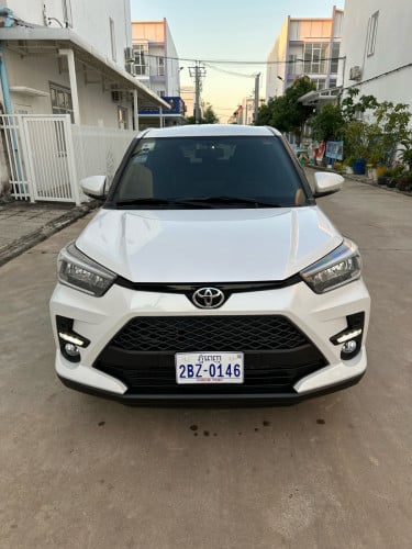 TOYOTA RAIZE ឆ្នាំ2024ឡានកម្មុង់ខ្លាញ់គោ បិតស្កុត1ជុំ  ឡានស្អាតនៅសានុំហ្សុិនមិនបាញ់សូម្បីតែកាង