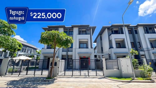 Twin villa for sale at borey chipmong 50m
