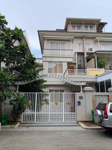 Twin villa for sale very urgent