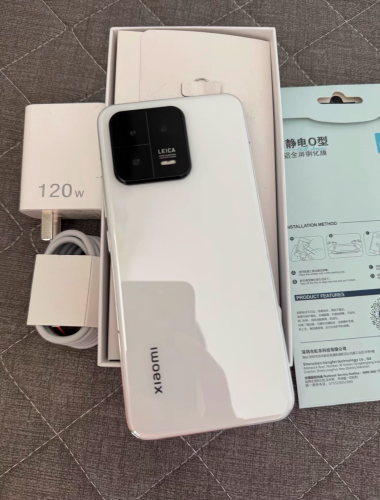 Xiaomi Mi 13 12+512 ថ្មី 99%
