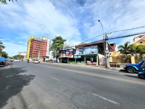 ផ្ទះអាជីវកម្ម នៅជាប់ផ្លូវធំ ទួលគោក