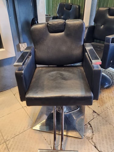 កៅអីកាត់សក់