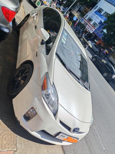 លក់ឡានជិះផ្ទាល់ខ្លួន toyota prius 011