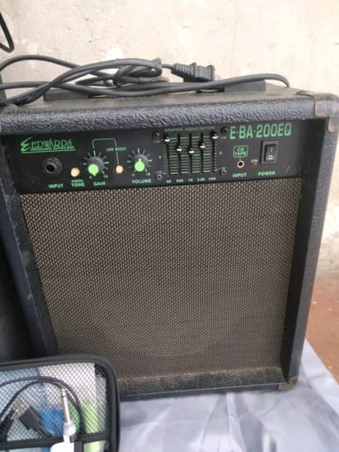 អំភ្លីហ្គីតាបាស ភ្លើង 220 ស្រាប់