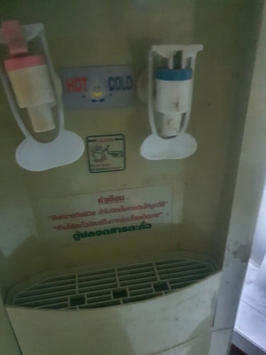 លក់ម៉ាសុីនទឹកក្តៅត្រជាក់30$