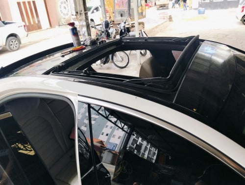 មាន ជួសជុល កញ្ចក់ដំបូលឡាន C300 CLA  ford .....