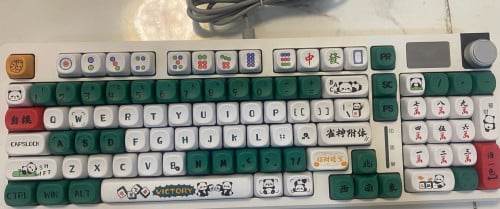 មានលក់ Keyboard ស្អាតៗថ្មី99%