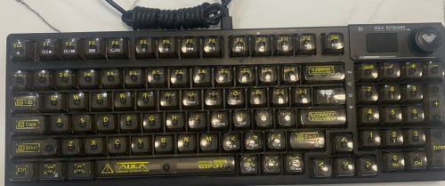 មានលក់ Keyboard និង Bluetooth ស្អាតៗថ្មី99% ហើយតម្លៃធូរៗ