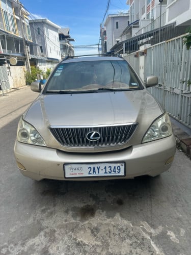 លក់ប្រញ៉ាប់លុយ RX330ឆ្នាំ 04ប៉ុង1ក្នុងលឿង18500$ចចារ081838988