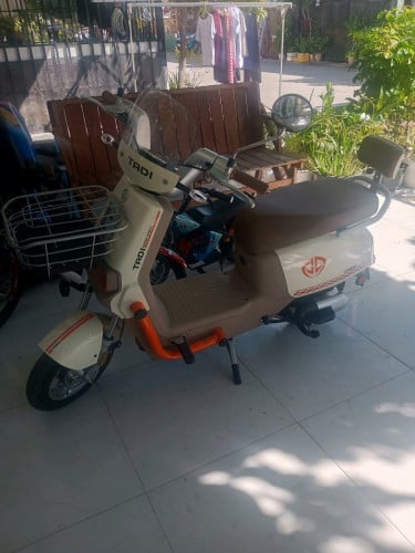 កង់អាគុយម៉ាក់ TADi M3 ឆ្នាំ 2026 ទើបតែទិញមក450$ជិះបានមួយអាទិត្យខ្វះលុយចង់លក់ចេញវិញ 399$ មកមុនបានមុន។