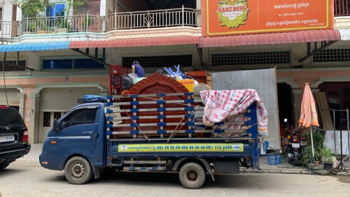 ឡានជួលដឹកអីវ៉ាន់រេីផ្ទះ​ Truck​ for​ rent​