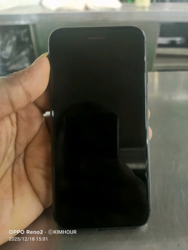 📱 iPhone 8 ត្រូវការលក់ចេញ 📱