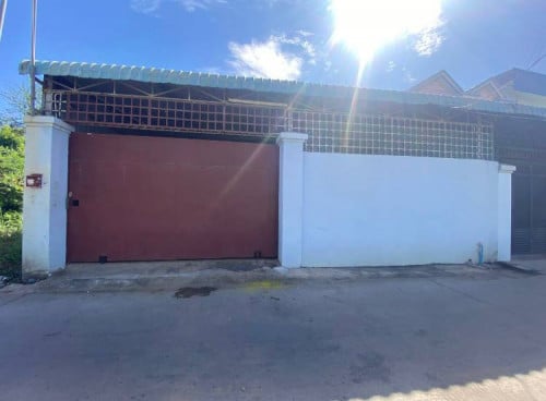 🔰ឃ្លាំងសម្រាប់ជួលនៅតាក្តុល ក្រុងតាខ្មៅ ។