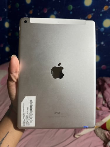 មួយដេីមនេះខ្ចីញ៉េញលិតបាន😋iPad 6th 32g sim/wifi ស្នុំសុីនមានស្កេនថ្មកាន់អត់ជាប់iCloud តម្លៃ85$ដាច់📥