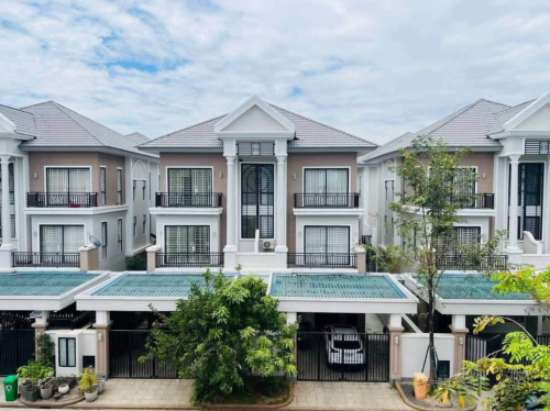 វីឡាភ្លោះលក់បន្ទាន់ | Villa Twin For Sale