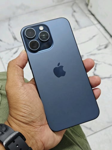 15pm 256gb blue ZA 679$