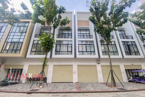 4 Bedrooms Shophouses For Rent In Peng Huoth Beoung Snor