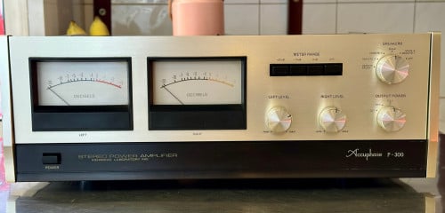 Accuphase P-300