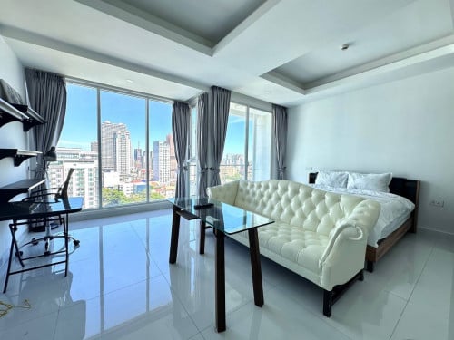 BKK1- Spacious Studio room for rent