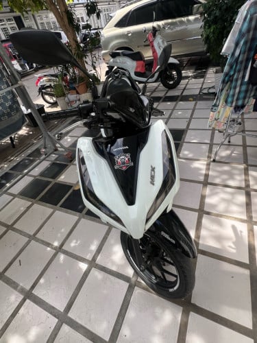 Click021NCX125cc ម៉ូតូម្ចាស់ដេីម ដៃជេីងសាណុំហ្សីន អាវស្គុតមួយជុំ មានលក់នៅហាង (សេង សុខឡា 9999)