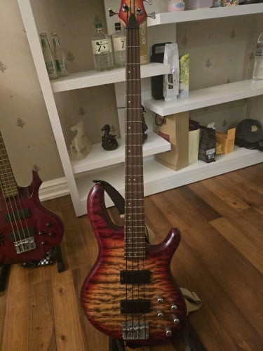 Cort 4 string Bass