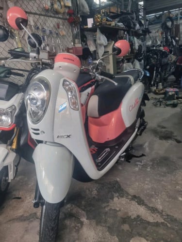 Honda Scoopy 2013 860$