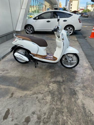 Honda scoopy 2015