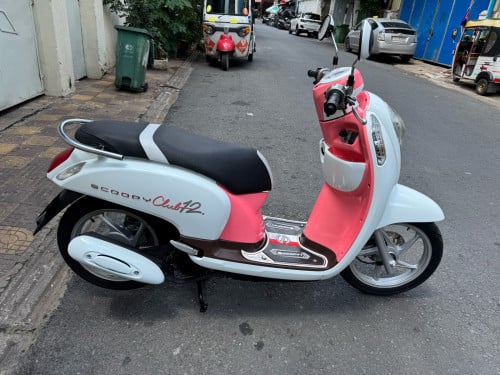 Honda scooyi