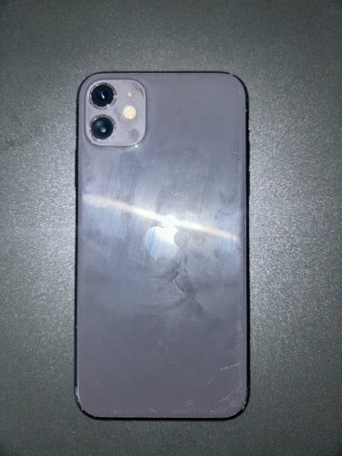 Iphone 11 64gb LLA ម្ចាស់ដើម អត់ដែលគាស់