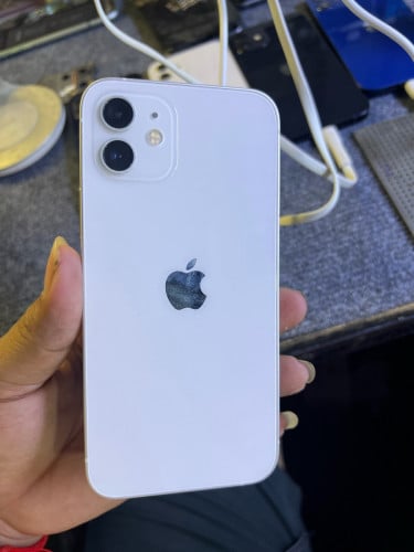 iPhone 12 64G id ប្រើបាន មានស្គេន អេក្រង់ថ្មី