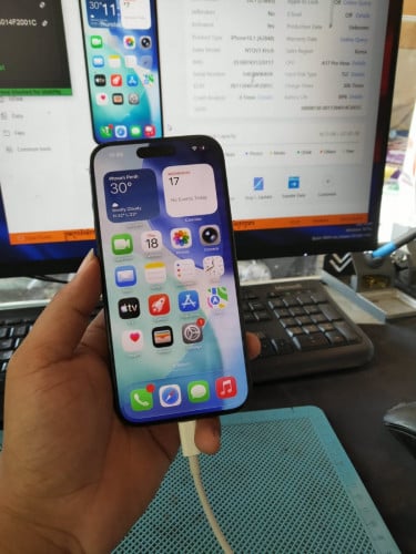 iPhone 15pro LLA ណែន  ប្រេីបានតែ WiFi  256G បាយផាស បែកខ្នង