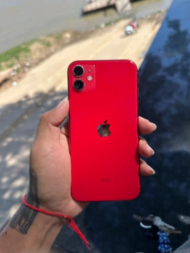 iPhone11 64g មានស្កេនអត់ជាប់ថ្មនៅ67%នៅប្រេីបានស្នុំសុីនណែនលក់125$ដាច់